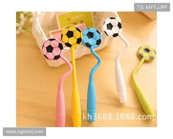 足球明星文具系列图片展示让你领略运动与创意的完美结合