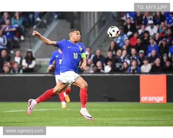 最近解说足球明星名单揭晓引发热议球迷期待精彩表现