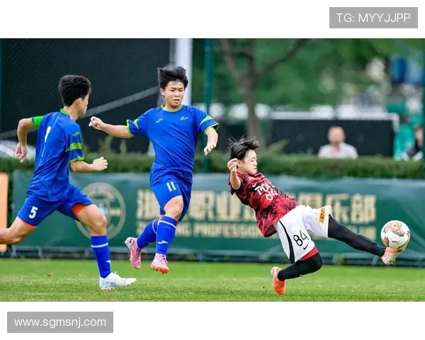 西安足球队在冠军赛中的团队协作展现出色表现分析与总结 西安足球队在冠军赛中的团队协作展现出色表现分析与总结